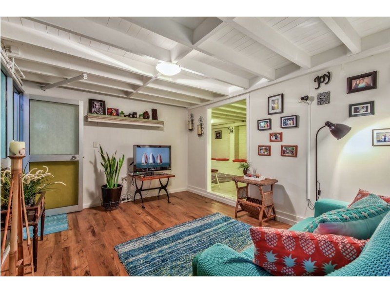 33 Caesar Road, Ferny Hills QLD 4055