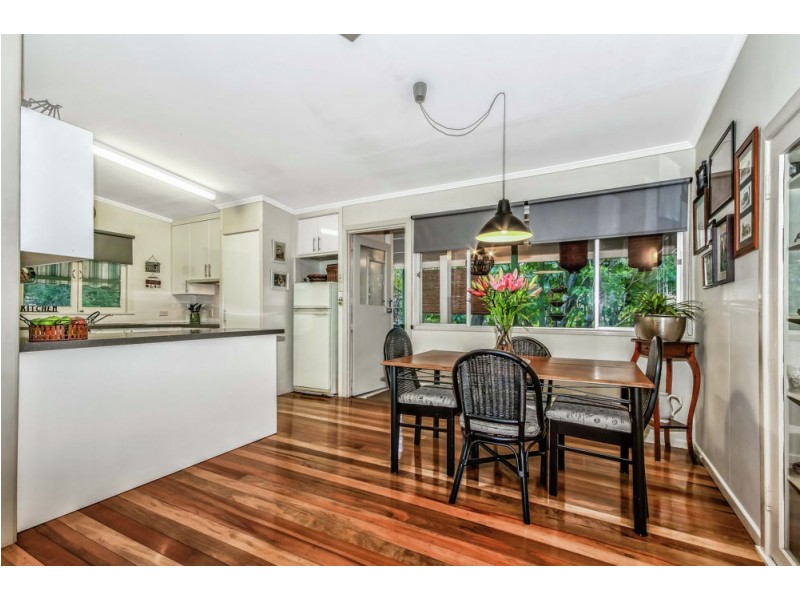 33 Caesar Road, Ferny Hills QLD 4055