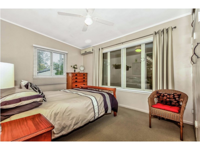 33 Caesar Road, Ferny Hills QLD 4055