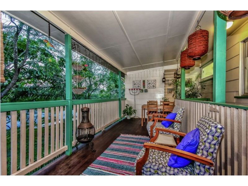 33 Caesar Road, Ferny Hills QLD 4055