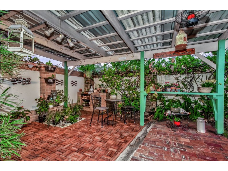 33 Caesar Road, Ferny Hills QLD 4055