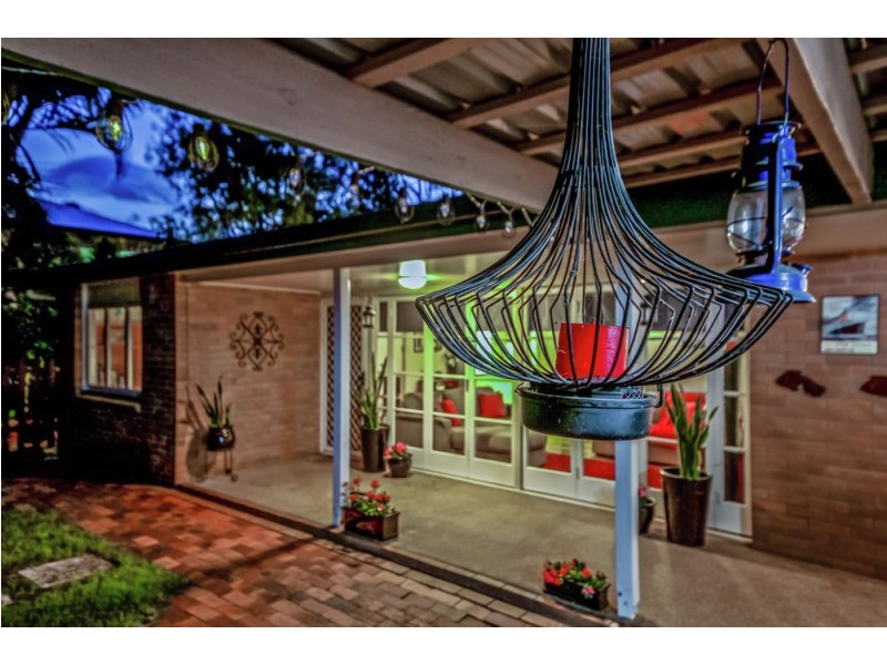 33 Caesar Road, Ferny Hills QLD 4055