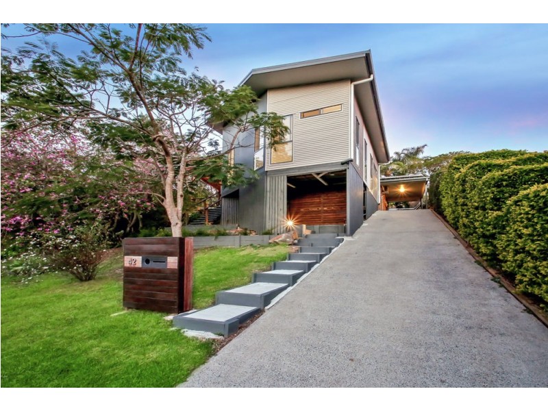 42 Yathong Court, Arana Hills QLD 4054