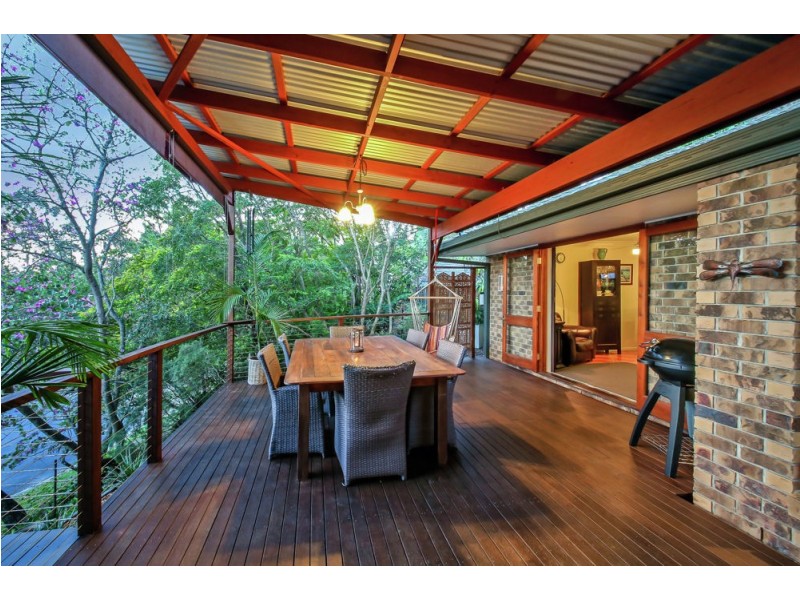 42 Yathong Court, Arana Hills QLD 4054