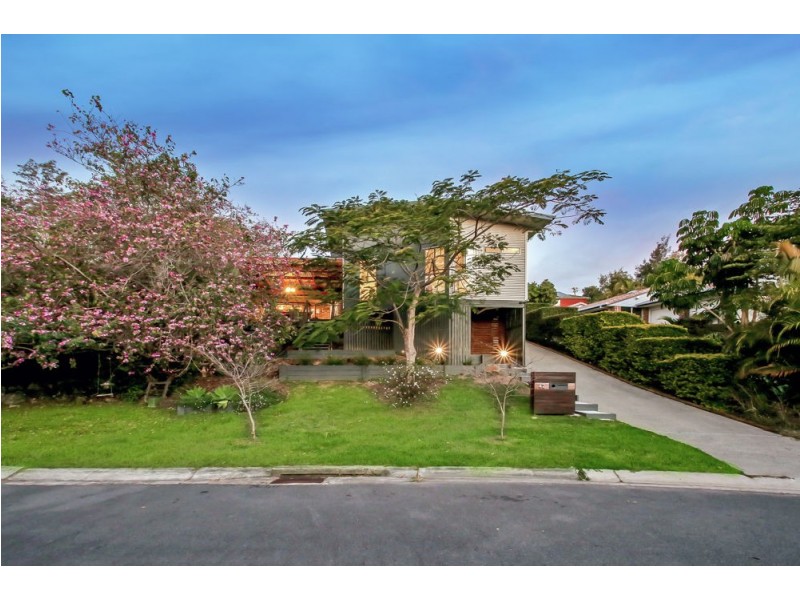 42 Yathong Court, Arana Hills QLD 4054