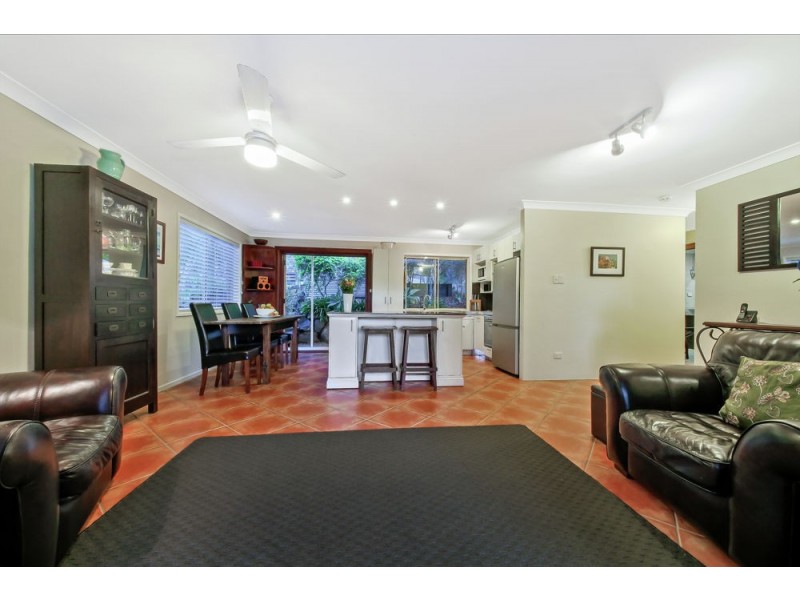 42 Yathong Court, Arana Hills QLD 4054