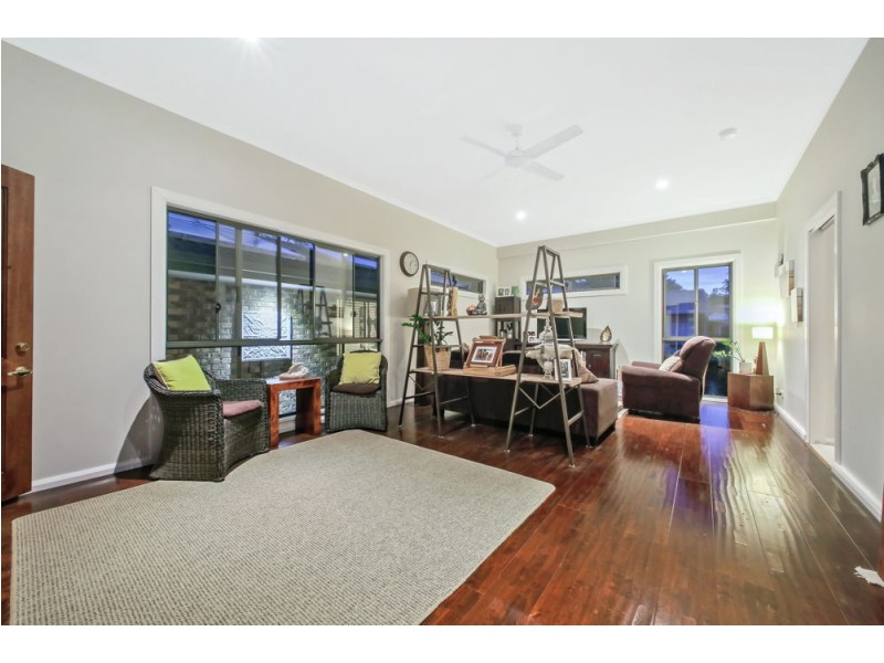 42 Yathong Court, Arana Hills QLD 4054