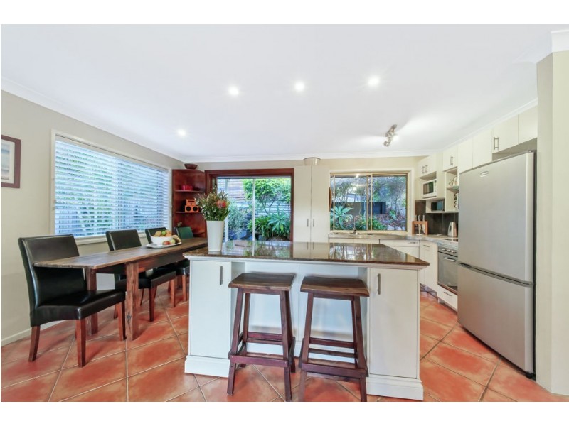 42 Yathong Court, Arana Hills QLD 4054