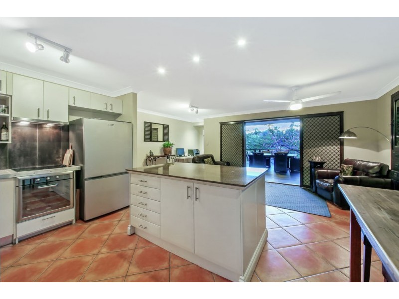 42 Yathong Court, Arana Hills QLD 4054