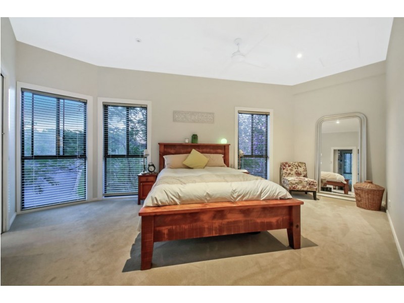 42 Yathong Court, Arana Hills QLD 4054