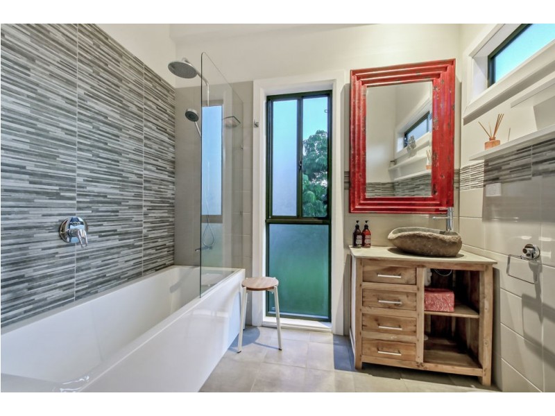 42 Yathong Court, Arana Hills QLD 4054