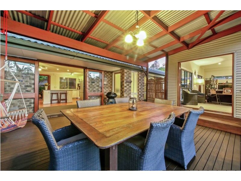 42 Yathong Court, Arana Hills QLD 4054