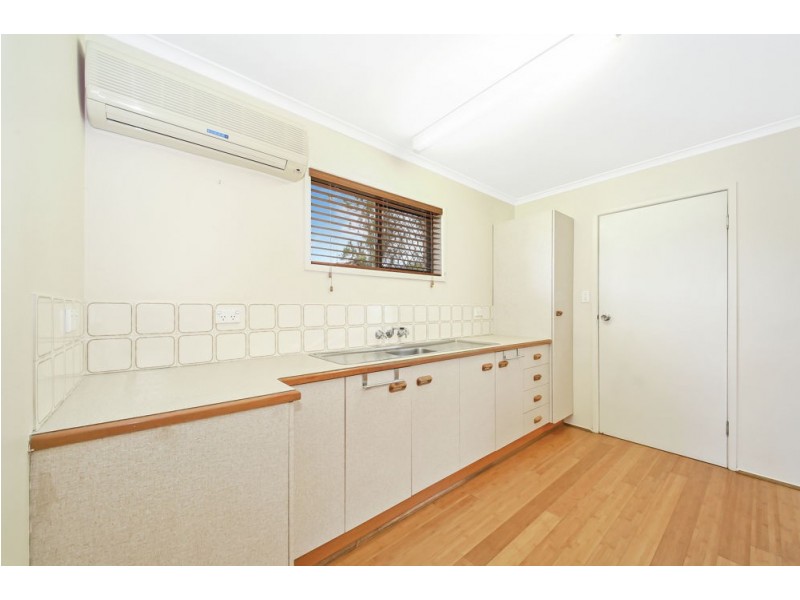 2/95 Minto Crescent, Arana Hills QLD 4054