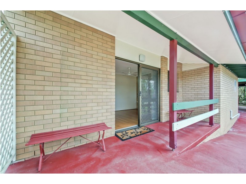 2/95 Minto Crescent, Arana Hills QLD 4054