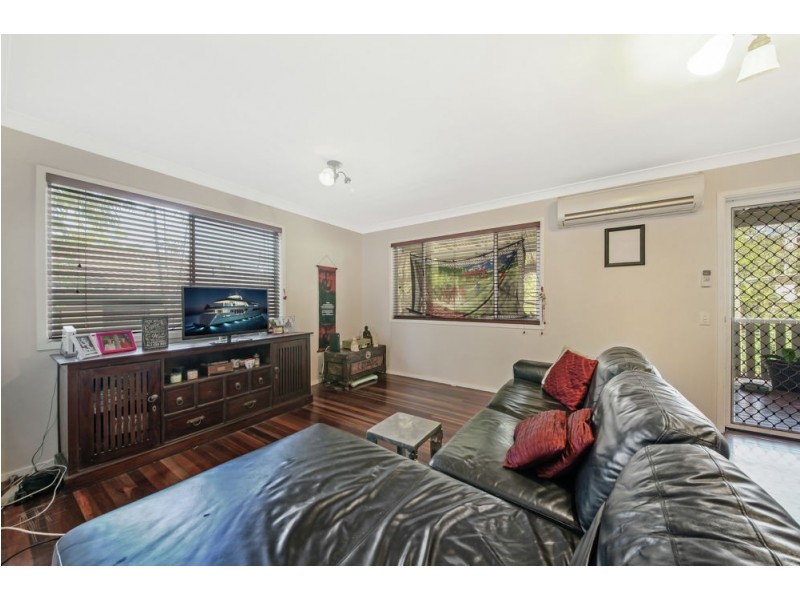 27 Yathong Court, Arana Hills QLD 4054