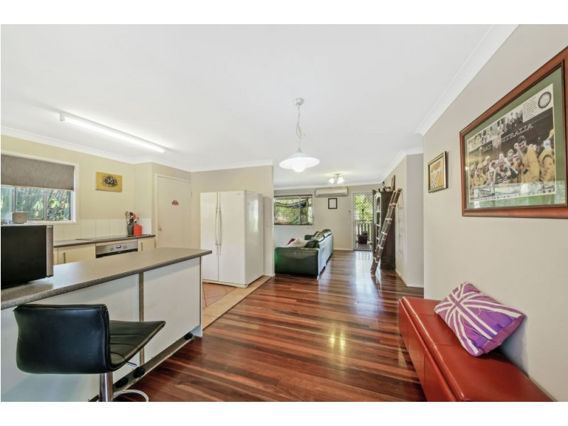 27 Yathong Court, Arana Hills QLD 4054