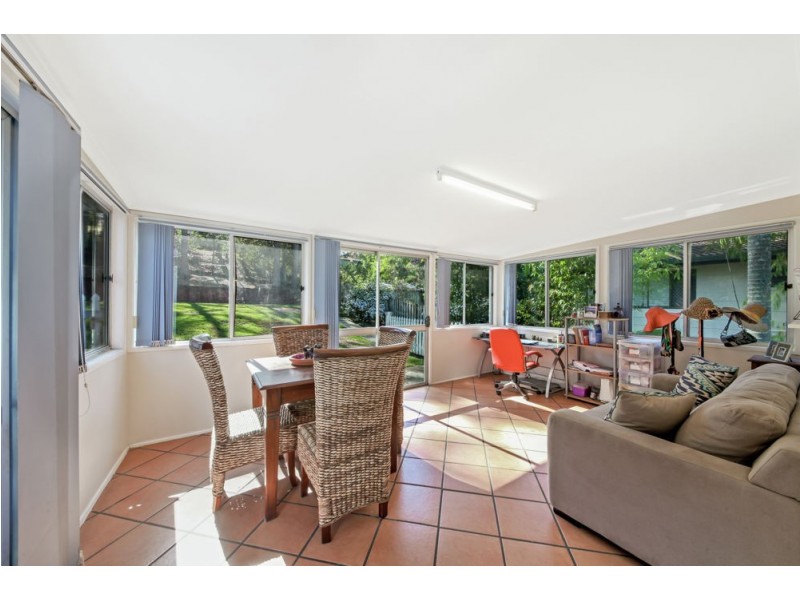 27 Yathong Court, Arana Hills QLD 4054