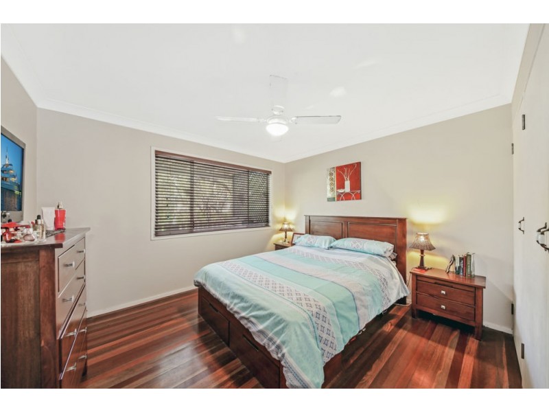 27 Yathong Court, Arana Hills QLD 4054