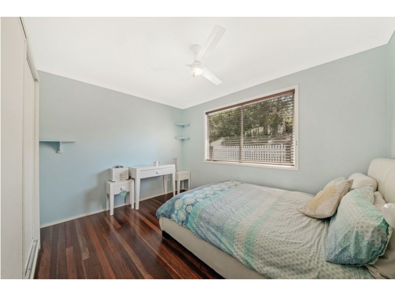 27 Yathong Court, Arana Hills QLD 4054