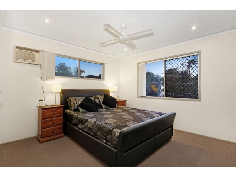 25 Barney Street, Arana Hills QLD 4054