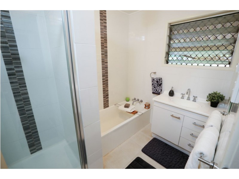26 Amaroo Avenue, Ferny Hills QLD 4055