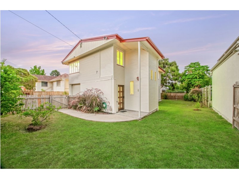 7 Cross Street, Mitchelton QLD 4053