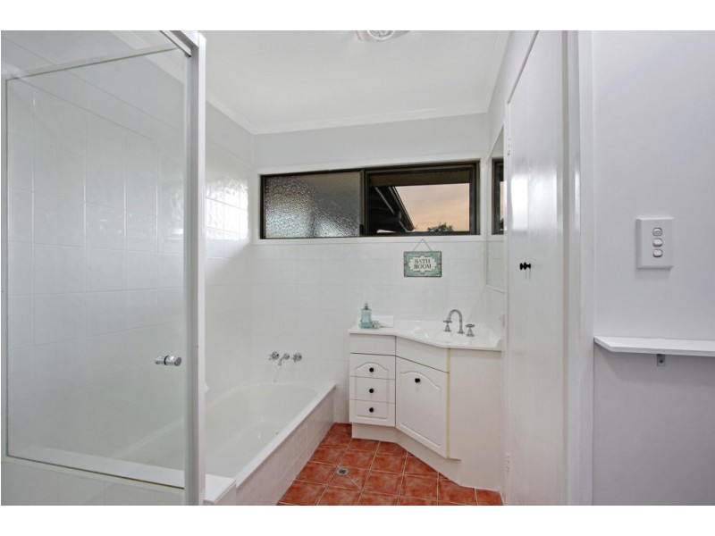 11 Bolong Crescent, Ferny Hills QLD 4055