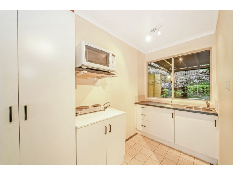 10 Yathong Court, Arana Hills QLD 4054