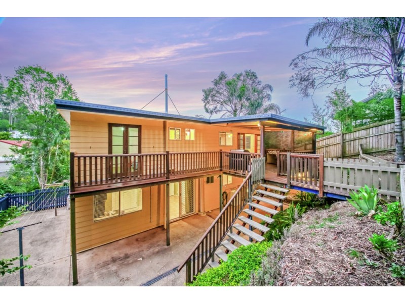 10 Yathong Court, Arana Hills QLD 4054