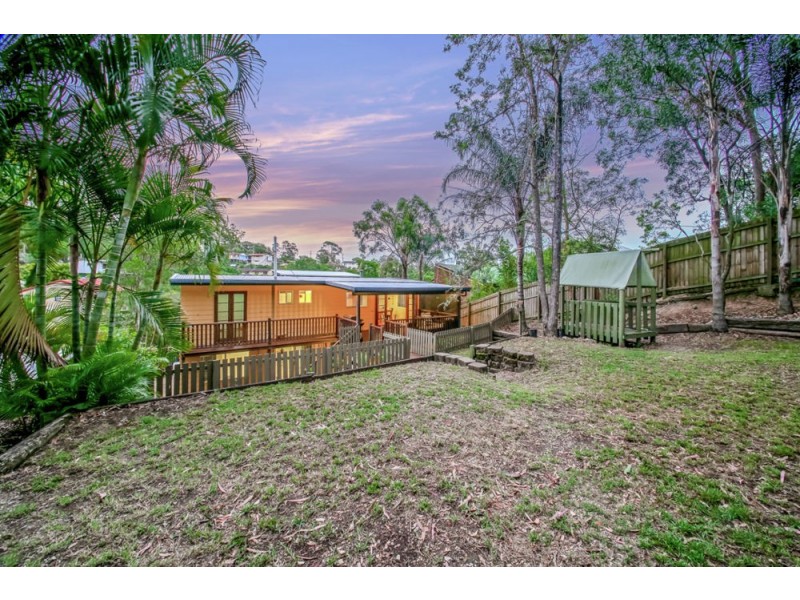 10 Yathong Court, Arana Hills QLD 4054