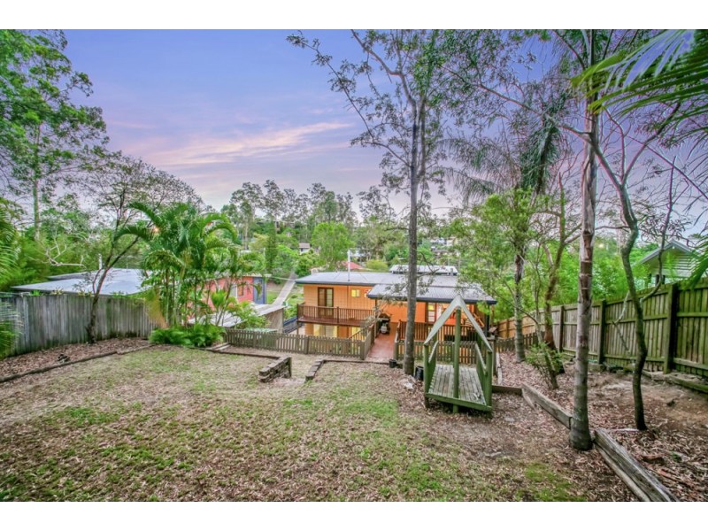 10 Yathong Court, Arana Hills QLD 4054