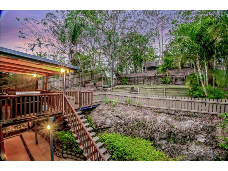 10 Yathong Court, Arana Hills QLD 4054