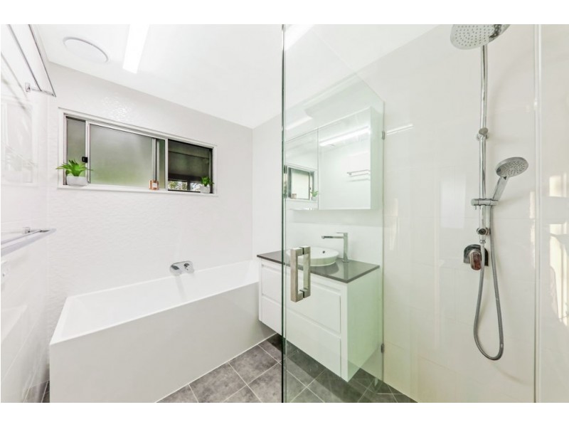 16 Cycas Street, Arana Hills QLD 4054