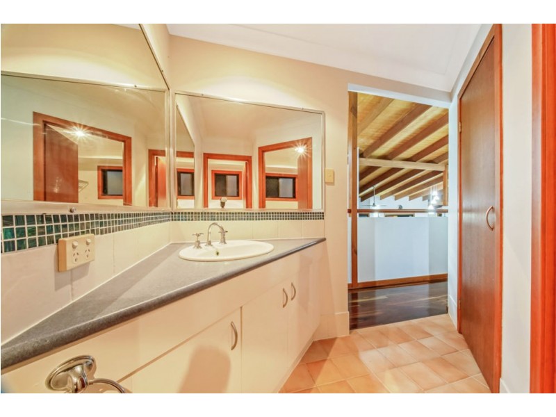 62 Linkwood Drive, Ferny Hills QLD 4055