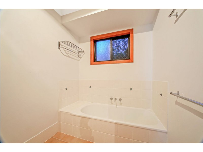 62 Linkwood Drive, Ferny Hills QLD 4055