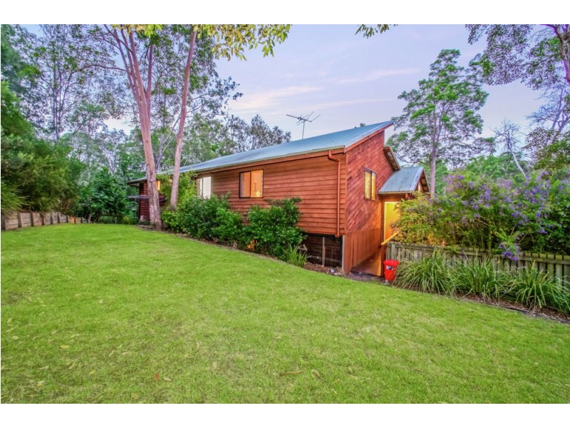 62 Linkwood Drive, Ferny Hills QLD 4055