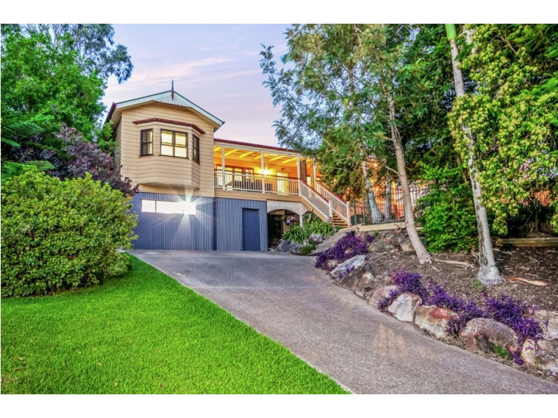 12 Fleetwood Court, Ferny Hills QLD 4055