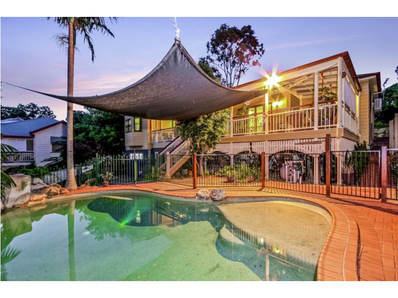 12 Fleetwood Court, Ferny Hills QLD 4055