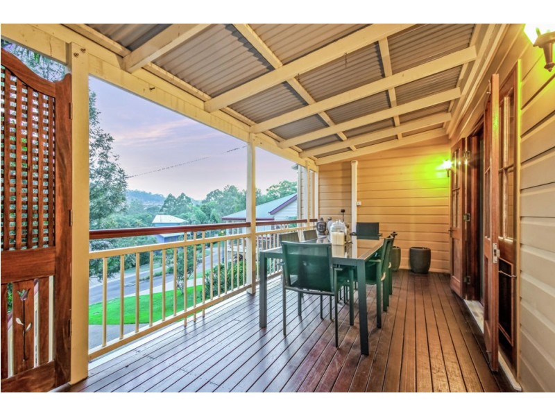 12 Fleetwood Court, Ferny Hills QLD 4055