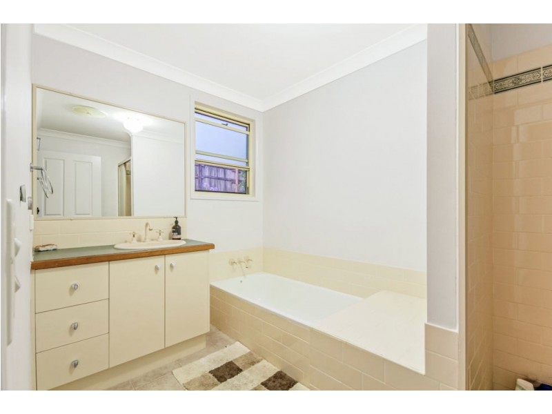 12 Fleetwood Court, Ferny Hills QLD 4055