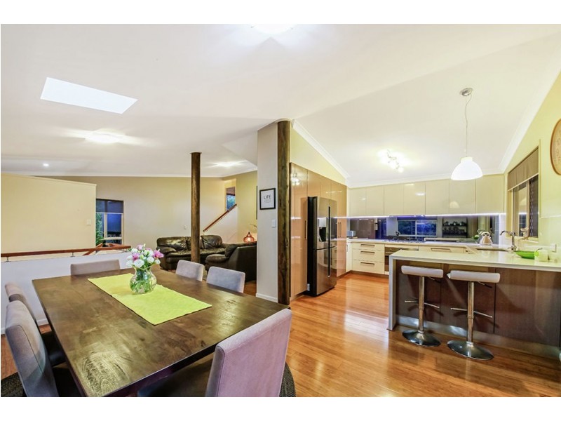 12 Woodburn Place, Ferny Hills QLD 4055