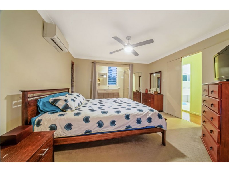 12 Woodburn Place, Ferny Hills QLD 4055