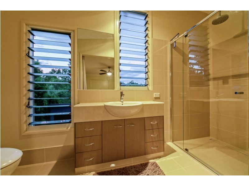 12 Woodburn Place, Ferny Hills QLD 4055