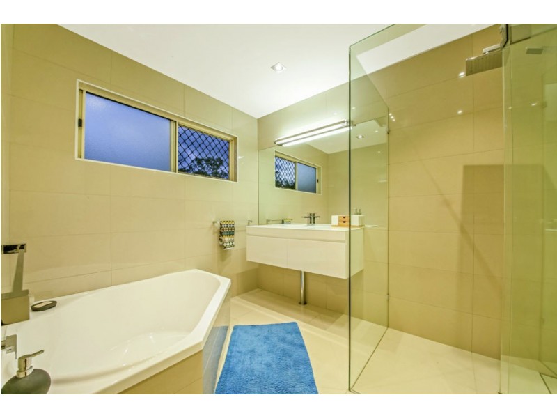 12 Woodburn Place, Ferny Hills QLD 4055