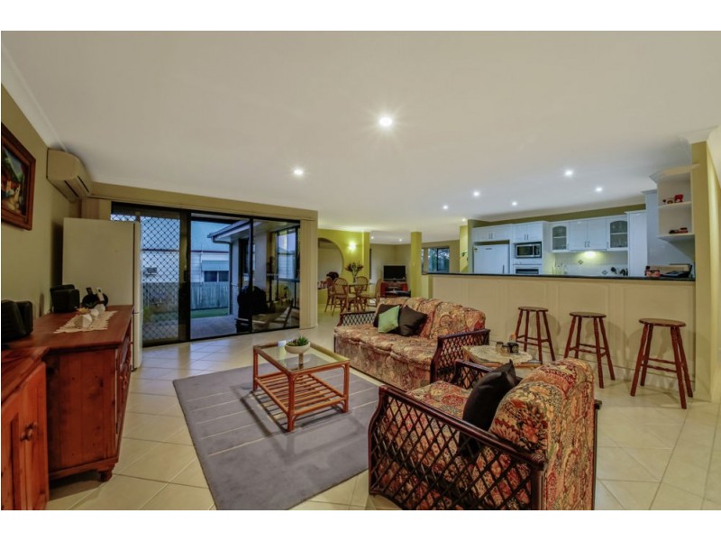 18 Reginald Avenue, Arana Hills QLD 4054