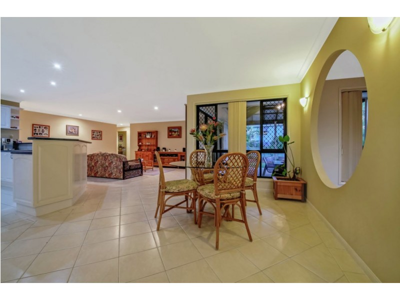 18 Reginald Avenue, Arana Hills QLD 4054