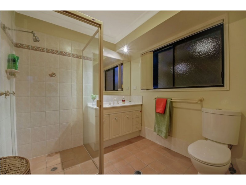 18 Reginald Avenue, Arana Hills QLD 4054