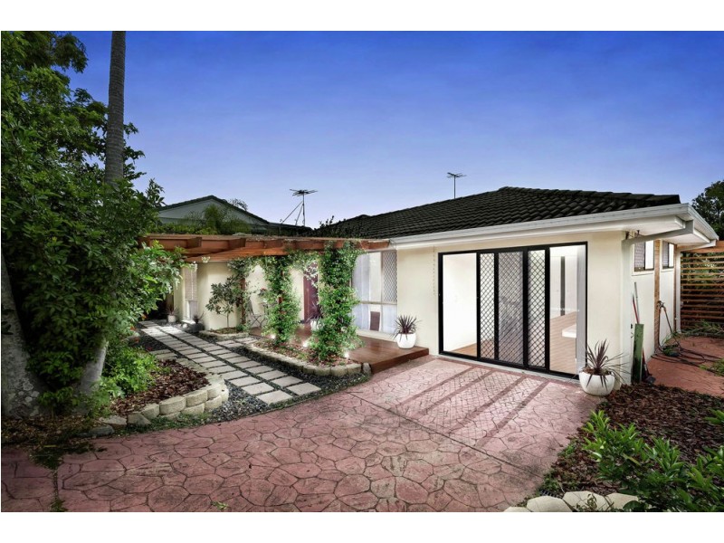 32 Leatherwood Drive, Arana Hills QLD 4054