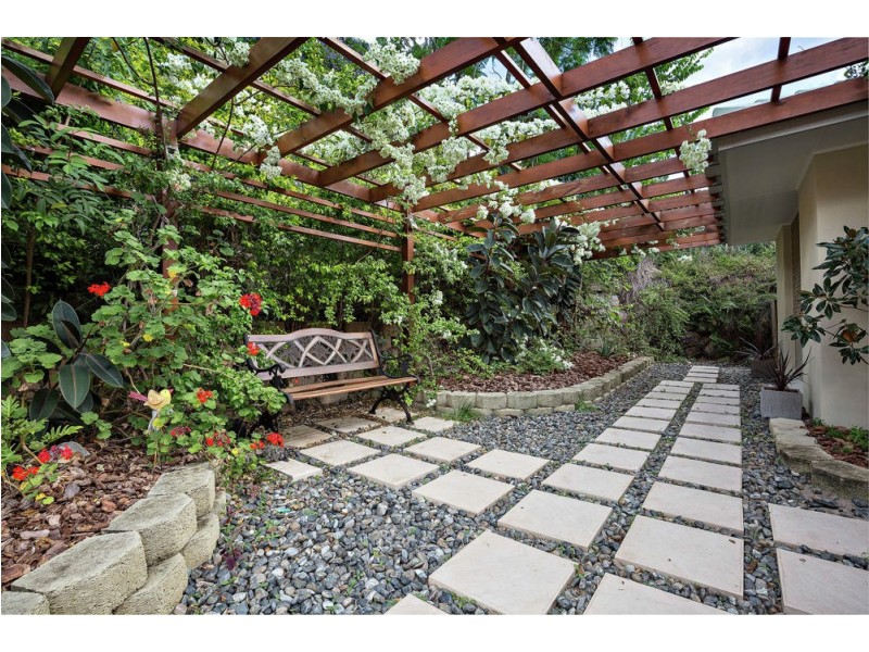 32 Leatherwood Drive, Arana Hills QLD 4054