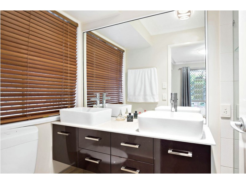 32 Leatherwood Drive, Arana Hills QLD 4054